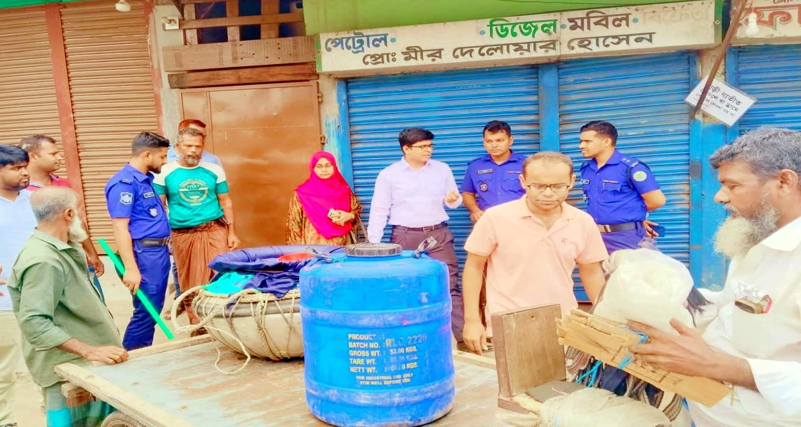ঝালকাঠিতে চিংড়ি রেনু জব্দ : ৫ হাজার টাকা জরিমানা