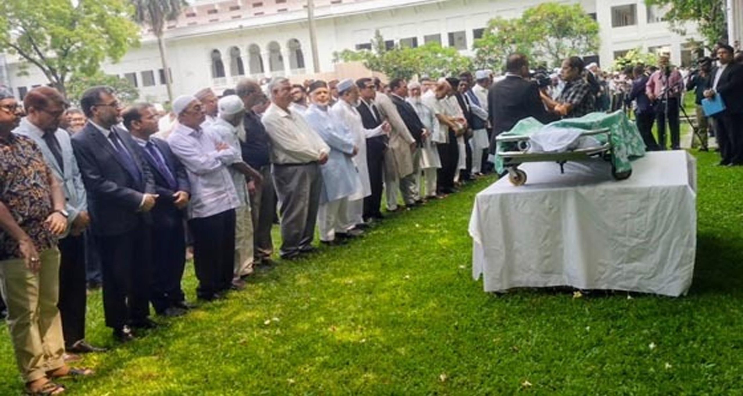 ভোলা ২ আসনের আ’ লীগের সাবেক এমপি ইউসুফ হোসেনের দাফন সম্পন্ন