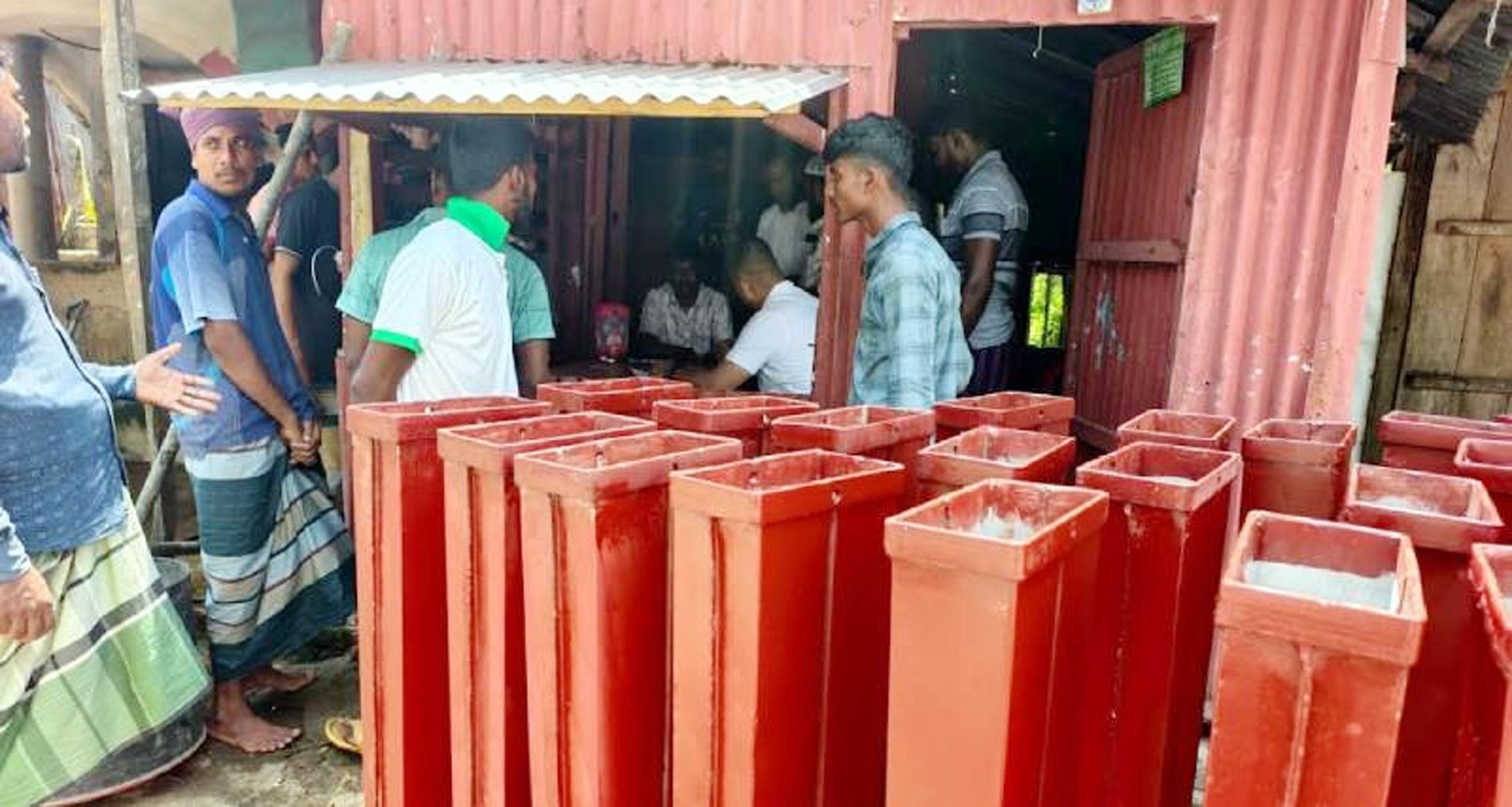 মহিপুরে লাইসেন্সবিহীন আইসপ্ল্যান্টে ভ্রাম্যমাণ আদালতের অভিযান