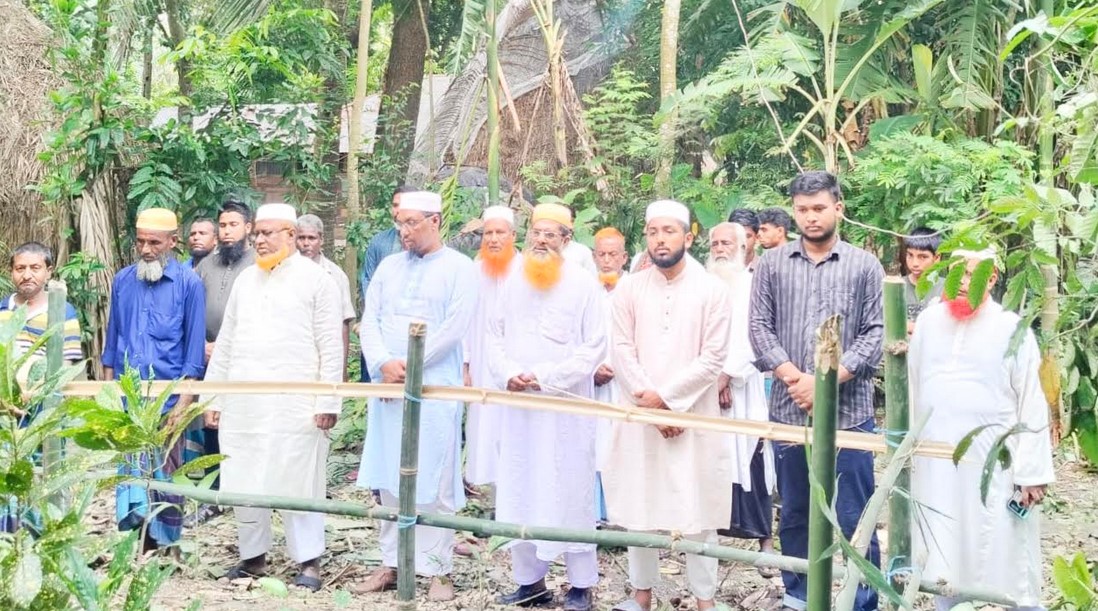 সুগন্ধা নদীতে নিহত যুবকের পরিবারের খোঁজখবর নিলেন জামায়াত নেতা বাবর