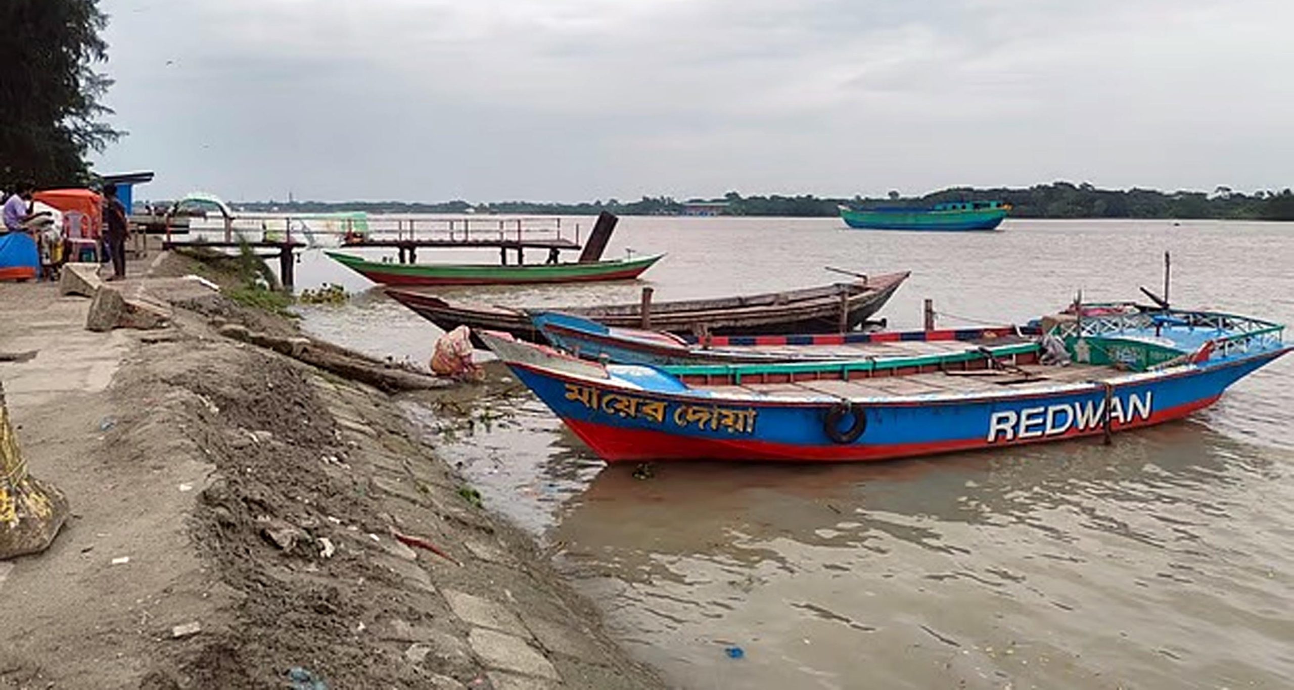 বরিশালে পর্যটনকেন্দ্রে চাঁদাবাজি দেখে বিচারকের মামলার নির্দেশ