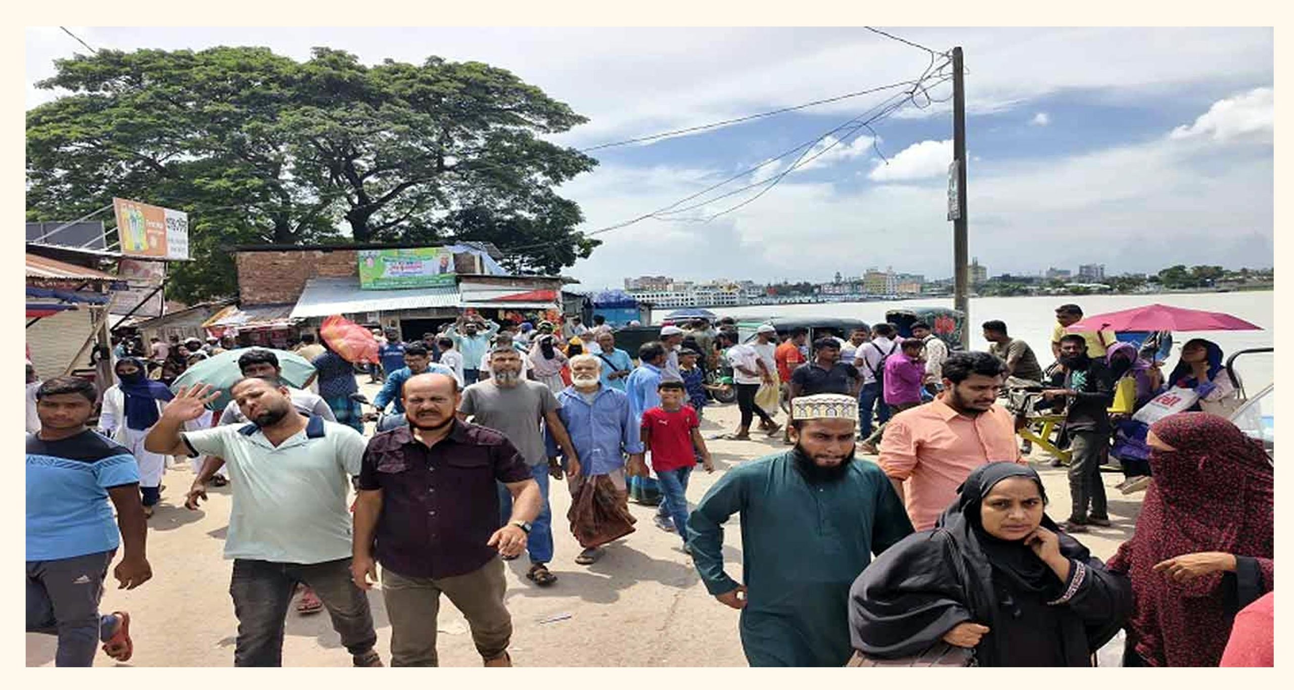 বরিশালের ৬ রুটে বাস ধর্মঘট, ভোগান্তিতে যাত্রীরা