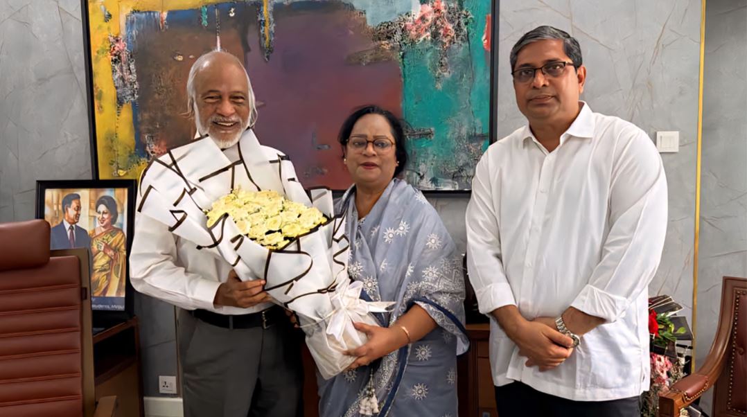 স্থানীয় সরকার মন্ত্রীর সাথে বরিশাল সিটি প্রশাসকের সৌজন্য সাক্ষাৎ